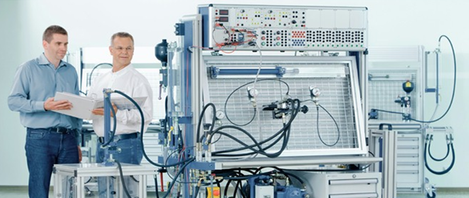 Гидравлика и пневматика на испытательном стенде Гидравлика и пневматика на испытательном стенде